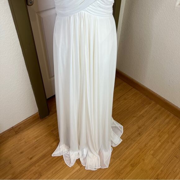 Cindy USA White Floral Applique Gown. - Picture 4 of 14